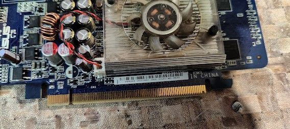 Видеокарта ASUS GeForce 8400 GS EN8400GS/HTP/256M/A 256MB PCI-E № 230611300 - фото фото фото 2