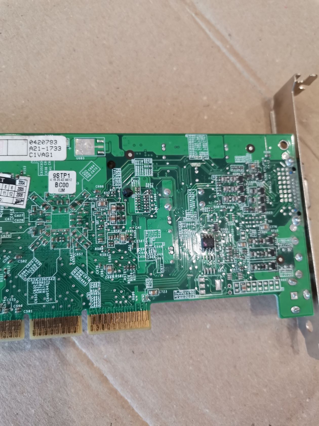 Видеокарта ASUS V9180SE rev.1.0 AGP 8x 64mb DDR - фото фото фото 4