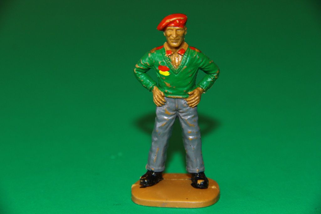 британський офіцер ВОСЬМА африканська АРМІЯ 54мм  MATCHBOX Великобританія - фото фото фото 0