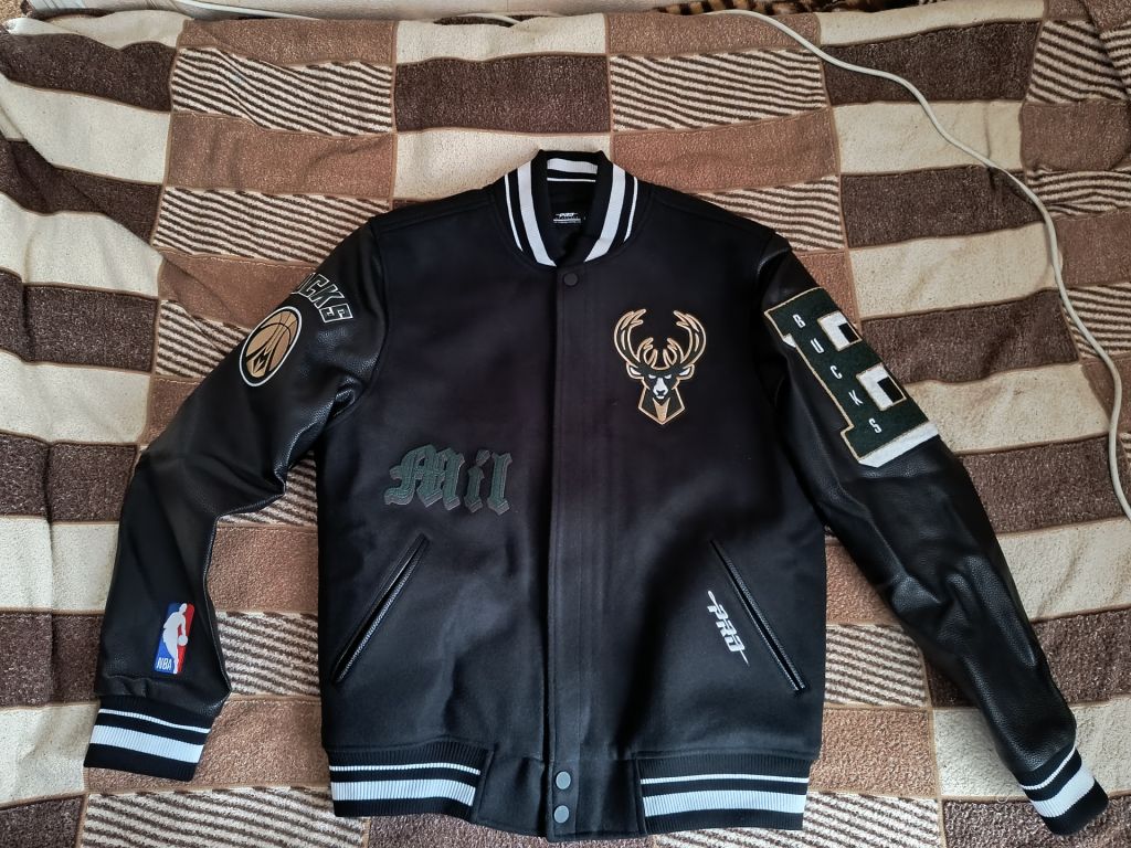 Бомбер Pro Standard NBA Milwaukee Bucks Old English Varsity Jacket - фото фото фото 4