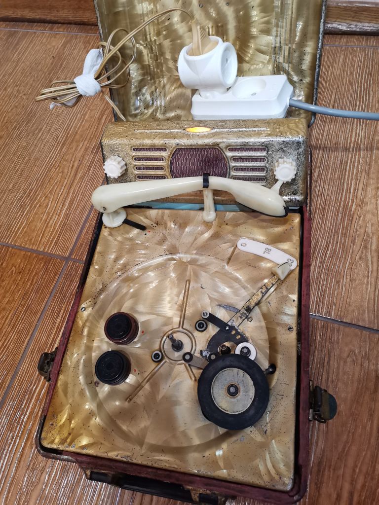 Радиограммофон Тайга ГРМ-1 проигрыватель патефон граммофон - фото фото фото 8