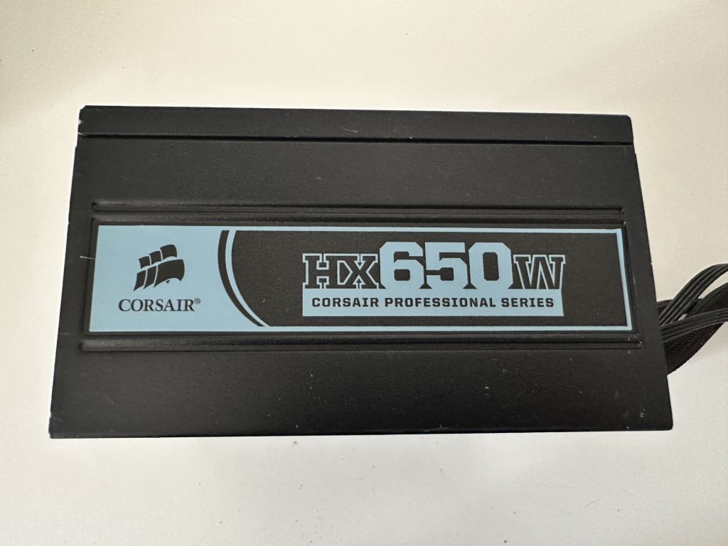 Блок живлення Corsair XT650W - фото фото фото 0