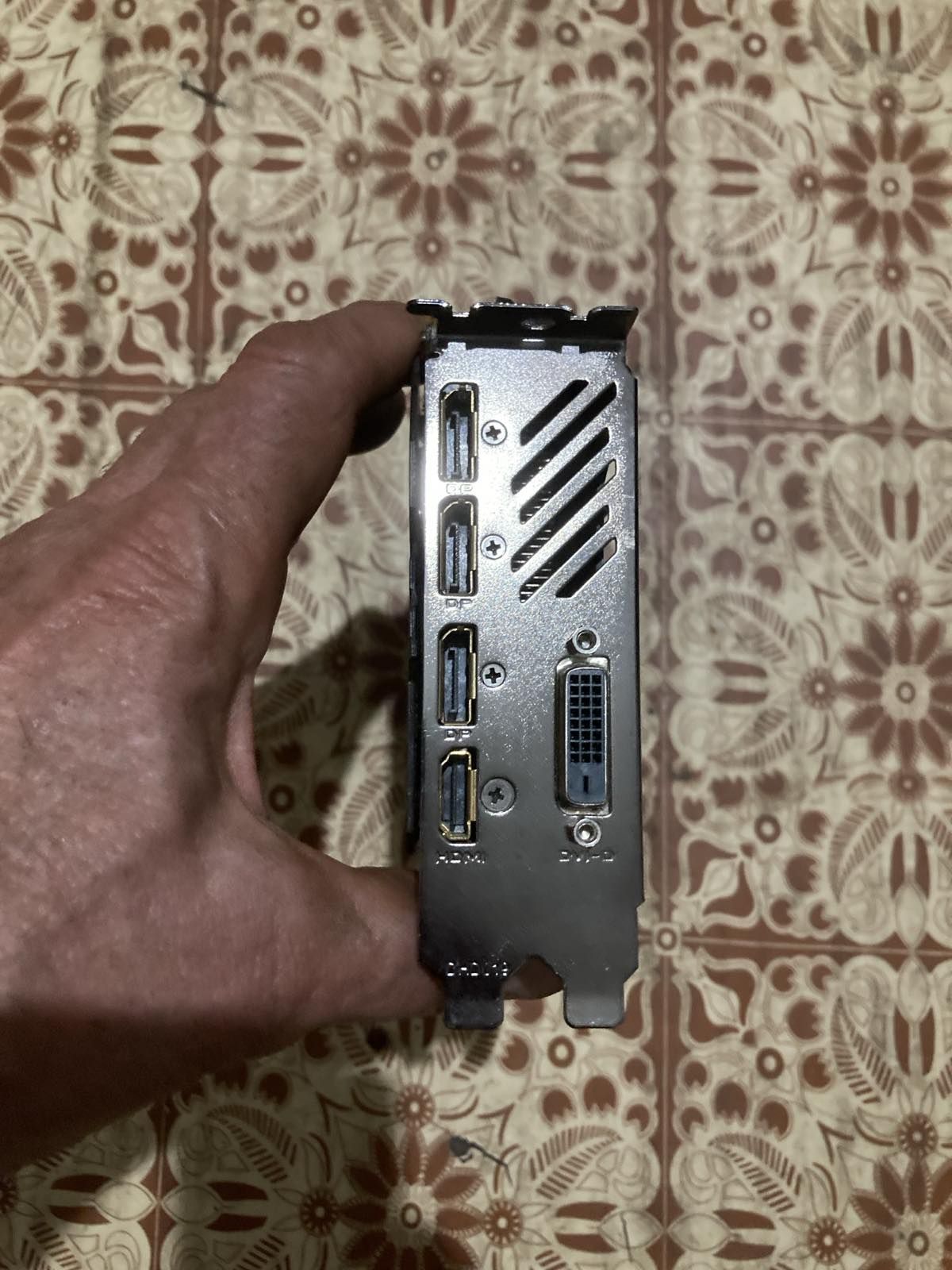 RX 580 8 Gb  Gigabyte Aorus - фото фото фото 3