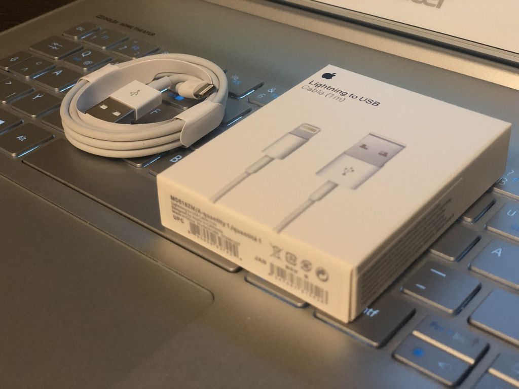Кабель Apple Lightning to USB 1м. - фото фото фото 1
