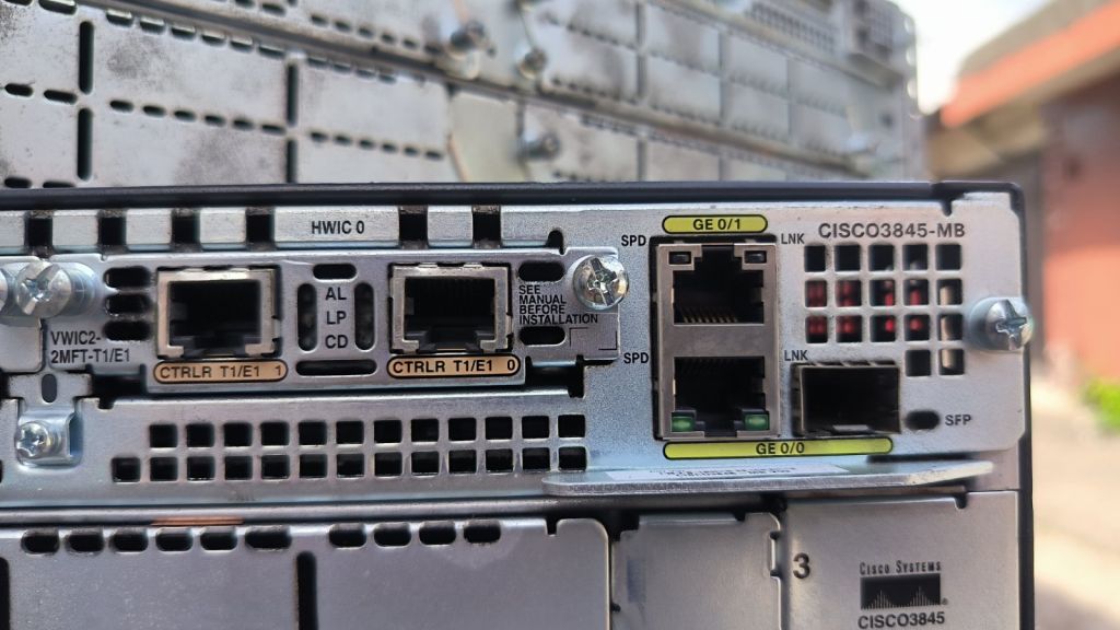 Маршрутизатор Cisco 3845-MB V05 +VWIC2 2MFT-T1/E1+NME-CUE - фото фото фото 2