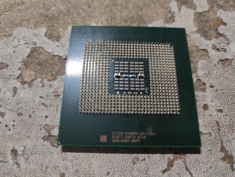 Ретро процессор Intel Xeon E7330 2400MP/6M/1066 SLA77 socket 604 № 241411111 - фото фото фото 0