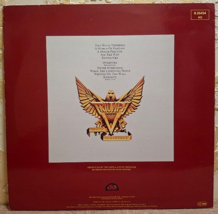 Triumph - Never Surrender - 1983.  (LP). 12. Vinyl. Пластинка. Germany. - фото фото фото 1