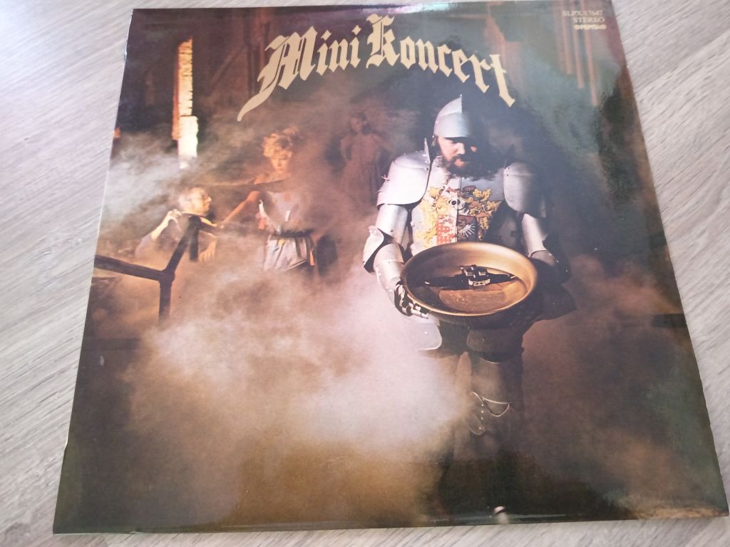 Mini‎– Koncert      (80/Hung/Pepita)      (VG+/NM) - фото фото фото 0
