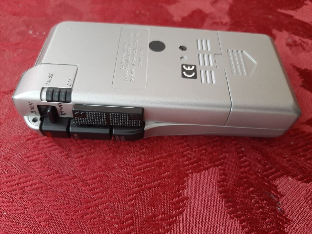 Диктофон Olympus Optical O.,LTD S725 Silver Micro Cassette - фото фото фото 3