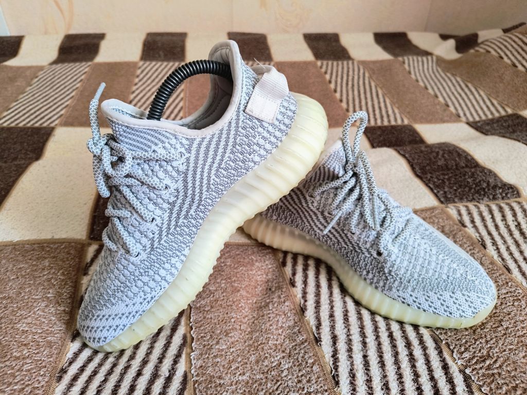Кросівки Adidas Yeezy Boost 350 V2 - фото фото фото 1