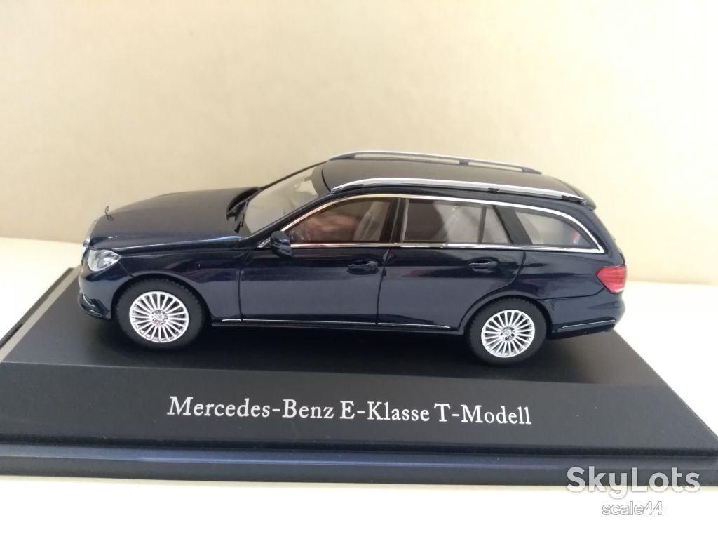 Mercedes-Benz E-Klasse Estate.Minichamps.1:43 - фото фото фото 1