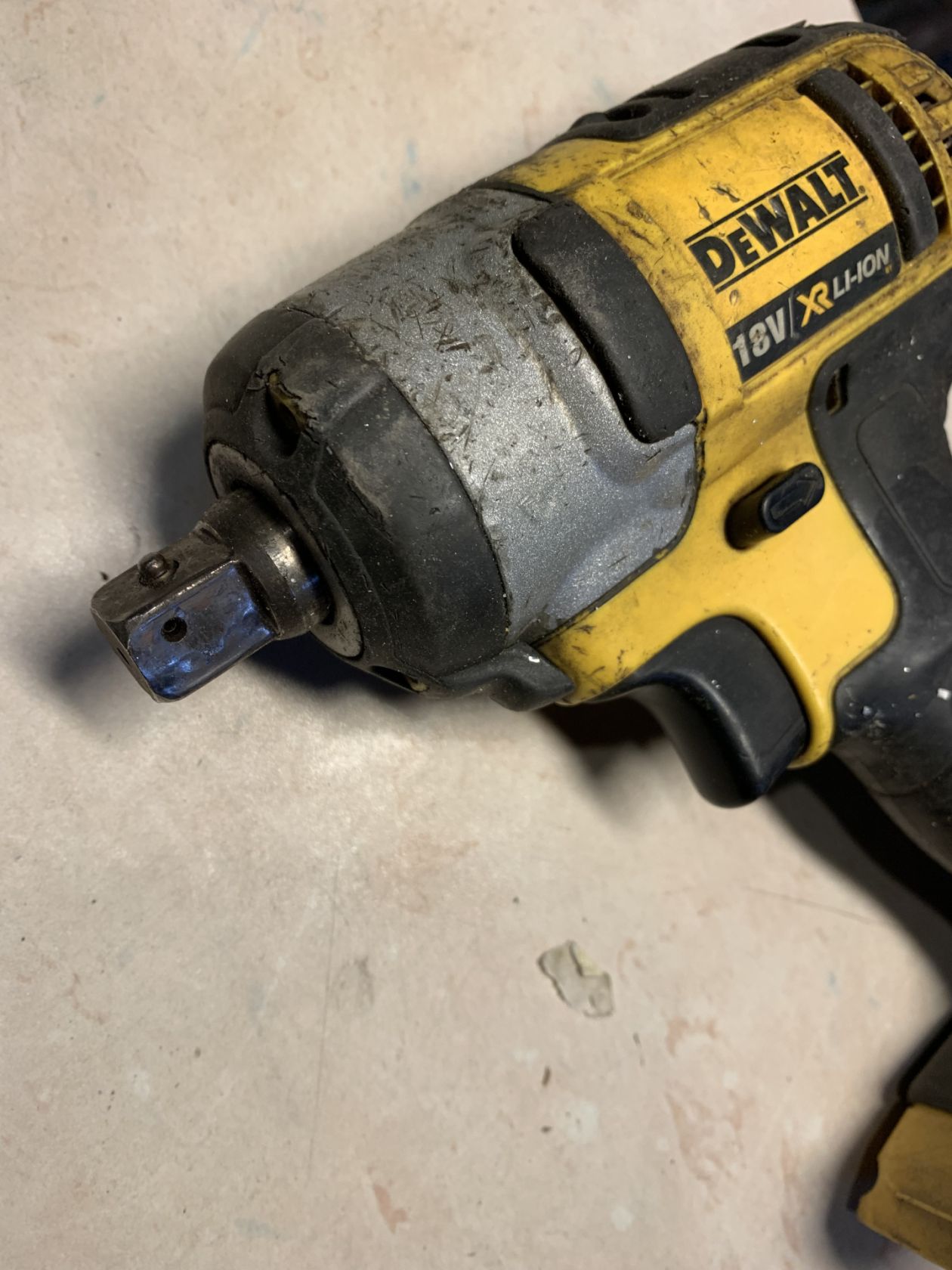 Акумуляторний ударний гайковерт DeWalt DCF880 - фото фото фото 7