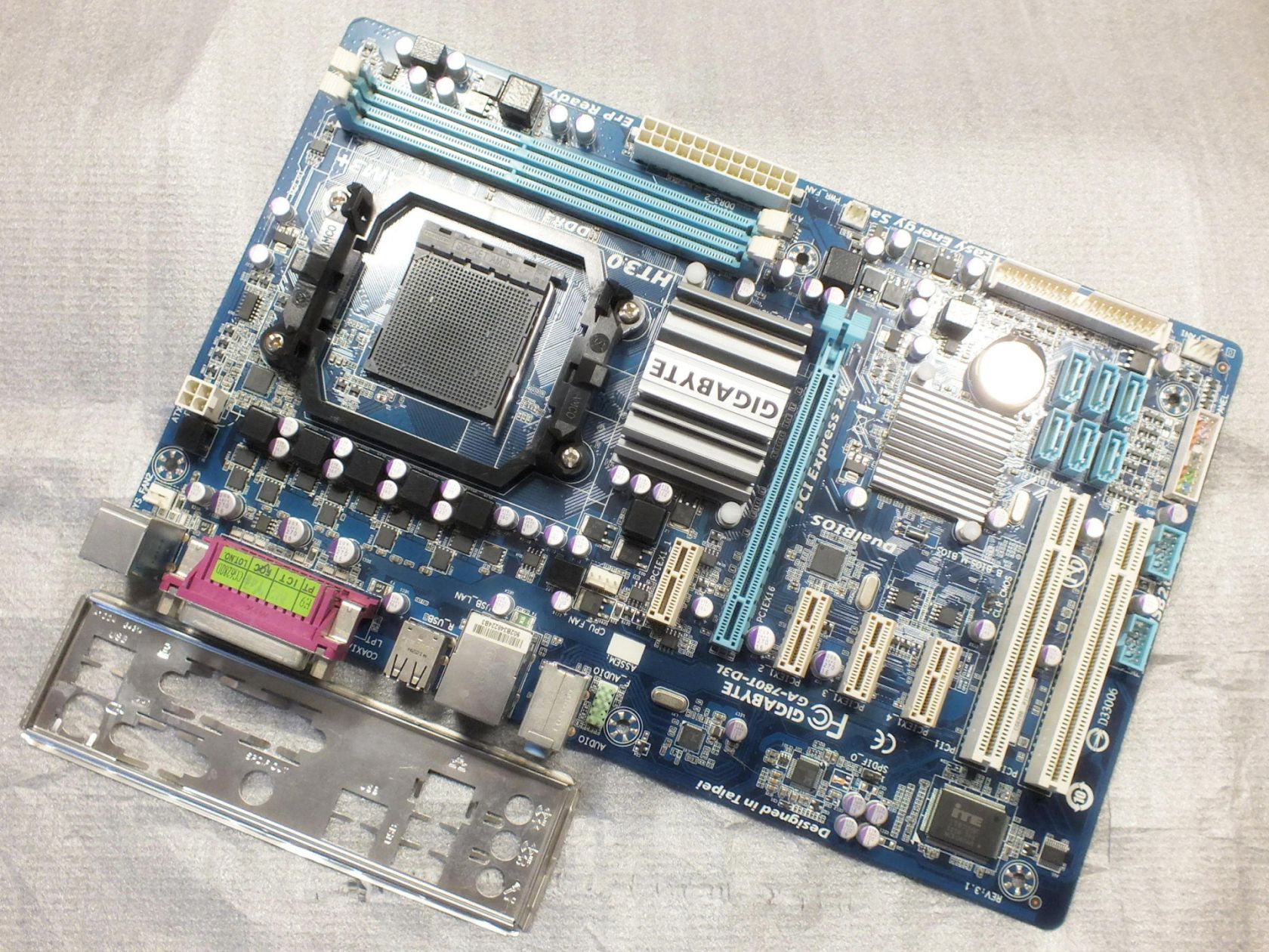 Gigabyte GA-780T-DS3L Сокет AM3/AM3+ FX 2xDDR3 Dual Bios - фото фото фото 3