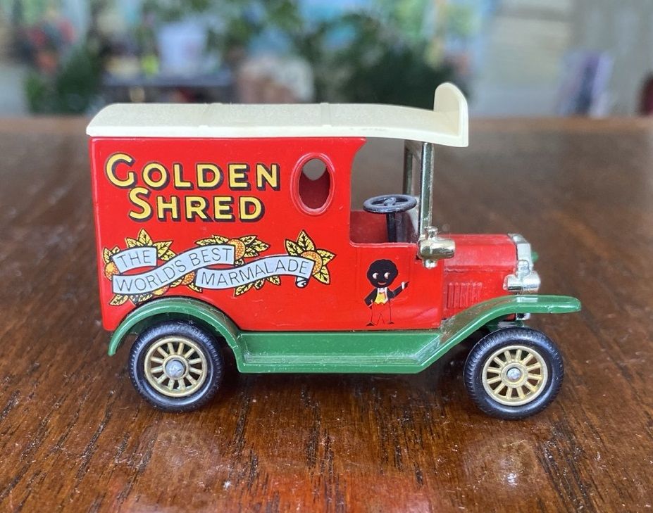 Модель автомобиля GOLDEN SHRED 1:43 LLEDO Англия - фото фото фото 3