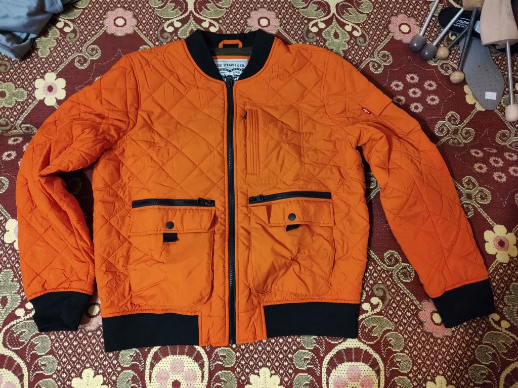 Бомбер Levis Dry Touch Nylon Quilted Utility Bomber Jacket - фото фото фото 6