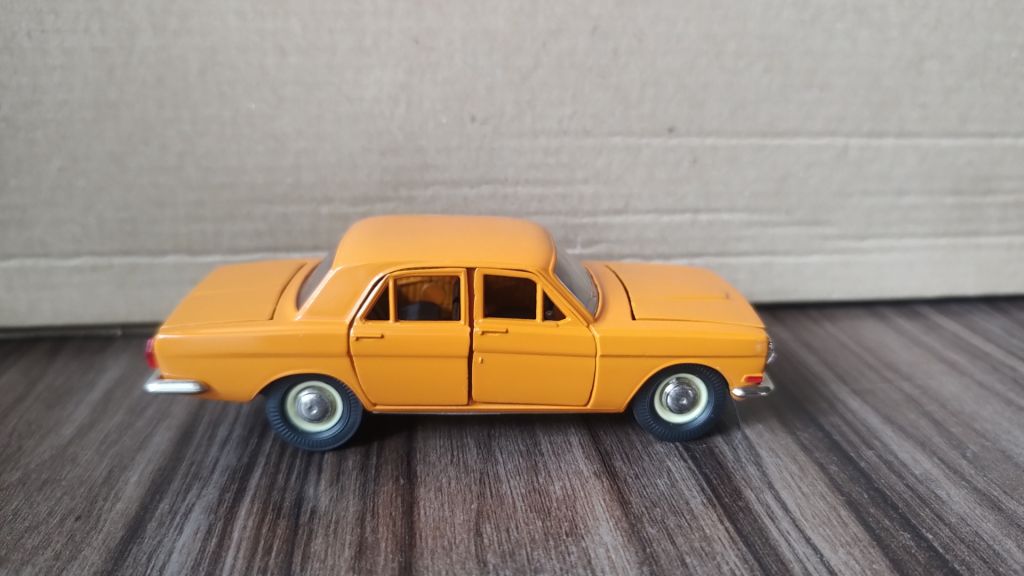 Газ 24  волга Сделано в СССР    а14    1/43 - фото фото фото 1