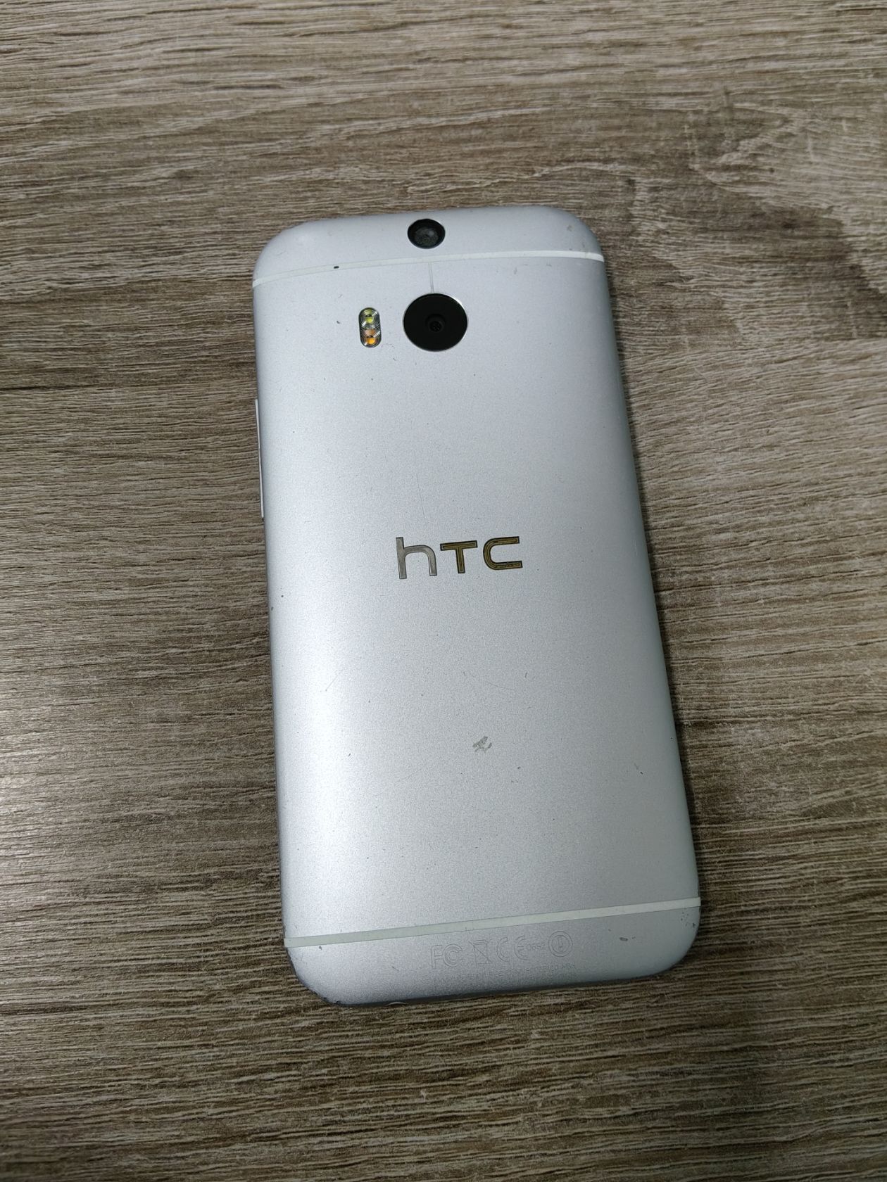 Телефон HTC One M8 під відновлення або на запчастини - фото фото фото 1