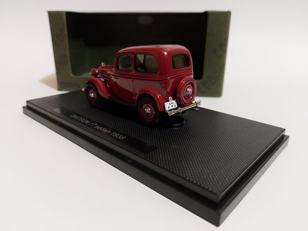 Ebbro 1:43 Datsun 17 Sedan  (1938) dark red - фото фото фото 3