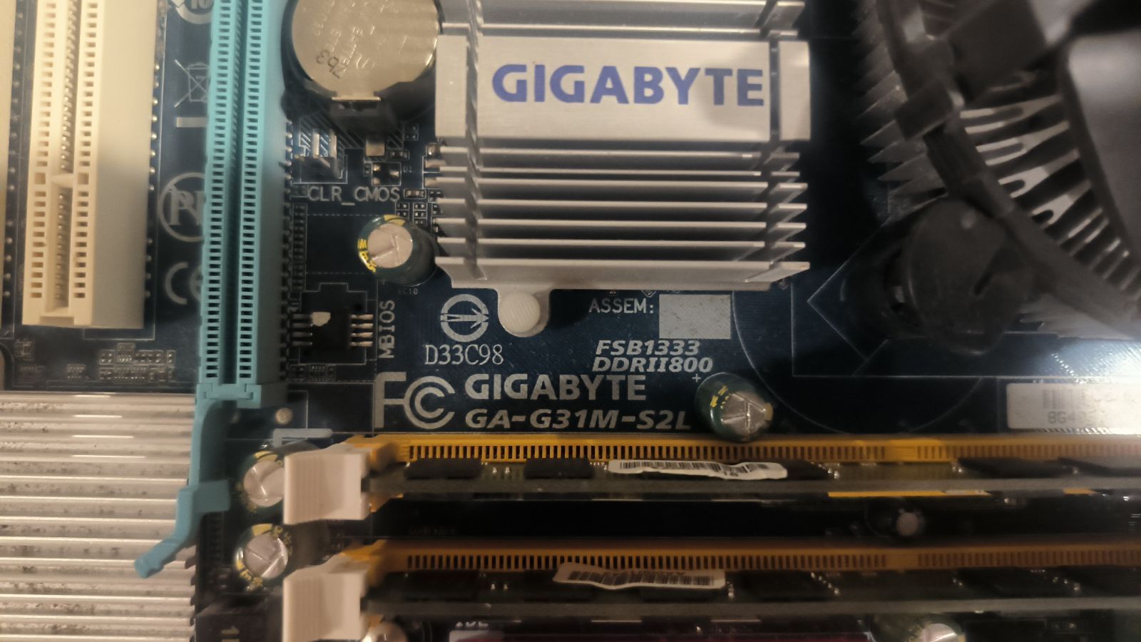 Комплект материнка Gigabyte GA-G31M-S2L+E7400+4Gb - фото фото фото 1