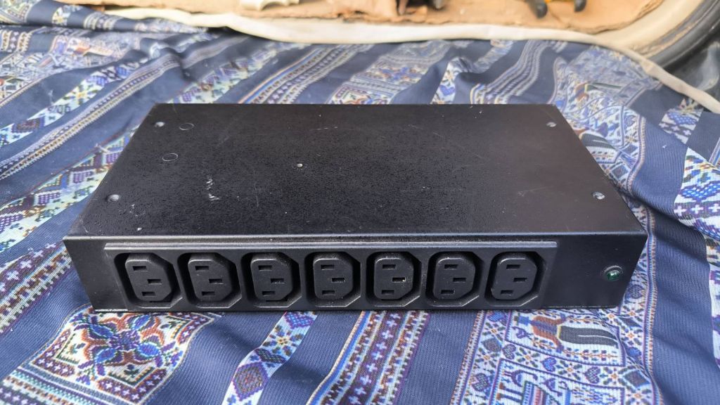 Розподільник живлення PDU IBM 9306-RTP - фото фото фото 0