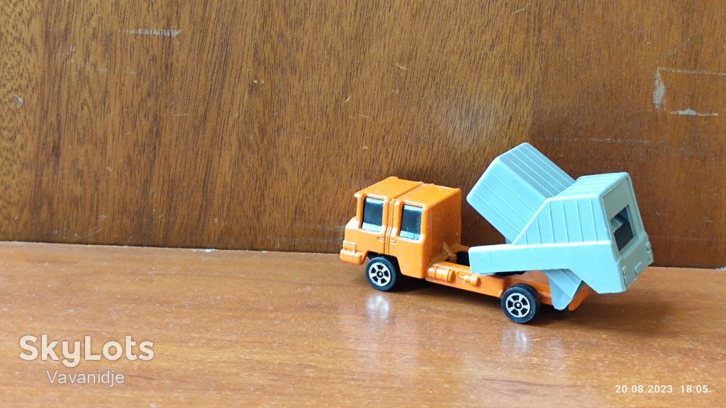 Corgi Refuse Truck made in Great Britain - фото фото фото 4