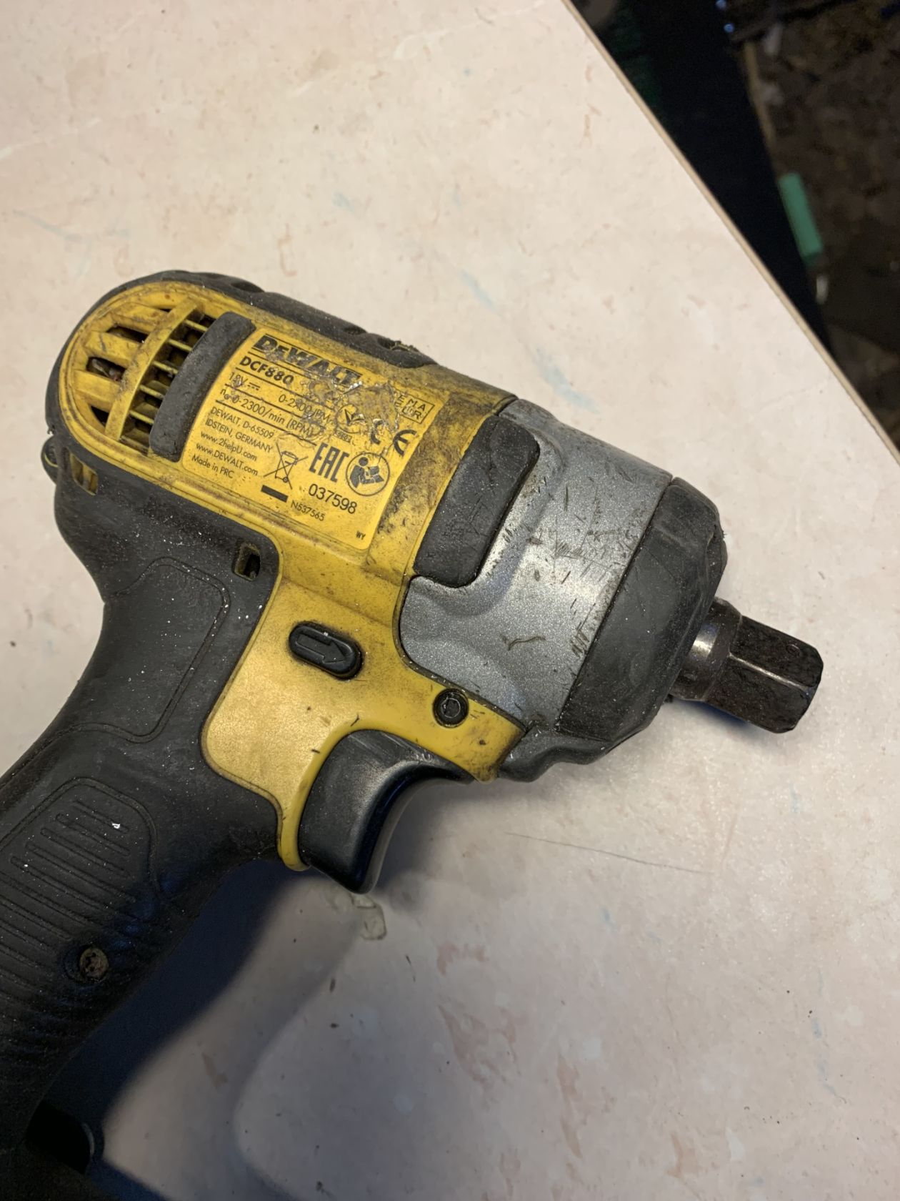 Акумуляторний ударний гайковерт DeWalt DCF880 - фото фото фото 3