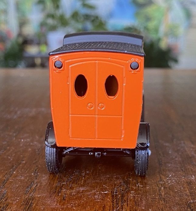 Модель автомобиля FORD MODEL T 1912 HOOVER 1:43 YESTERYEAR MATCHBOX Англия - фото фото фото 4