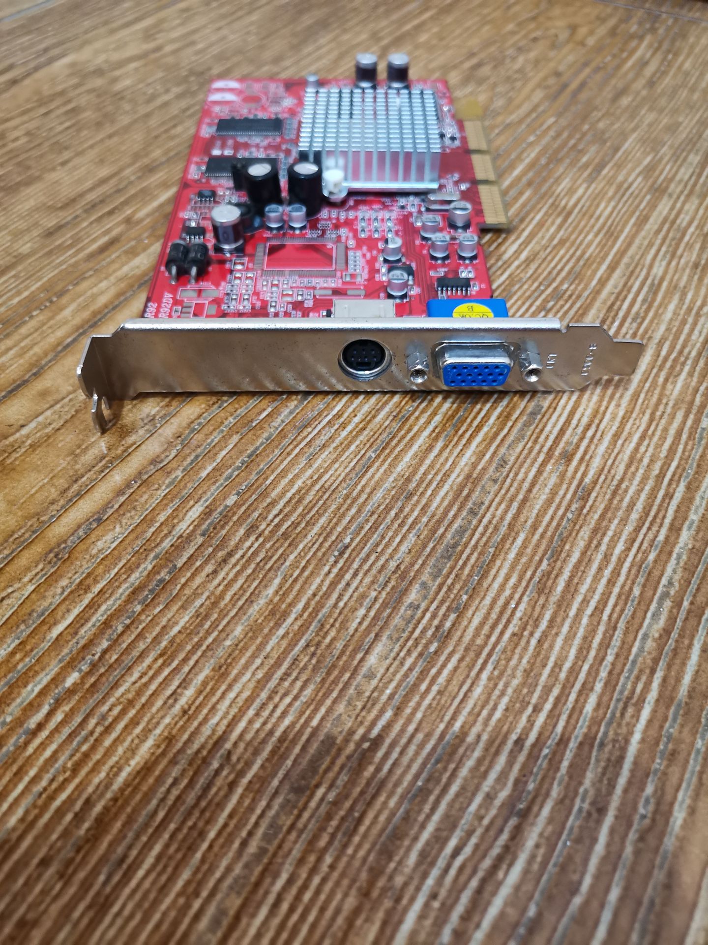 Видеокарта ATI Radeon 9200 AGP 4X/8X - фото фото фото 4