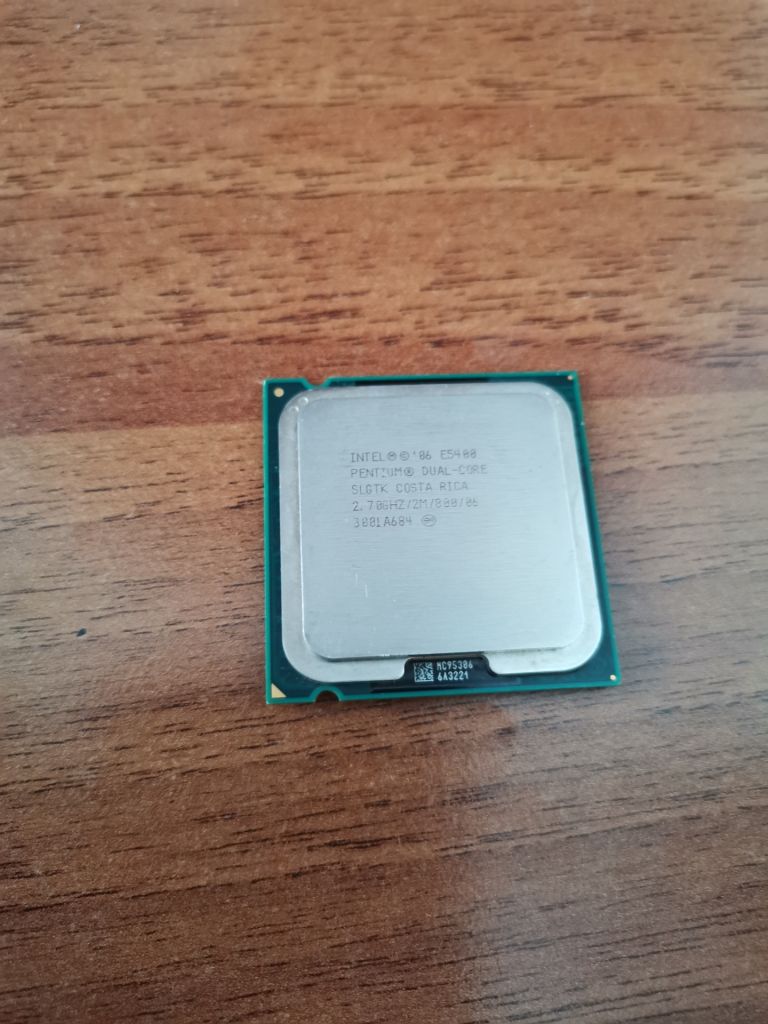Процесор Intel Pentium DualCore E5400 2.70GHz/2M/800 SLGTK s775 - фото фото фото 0