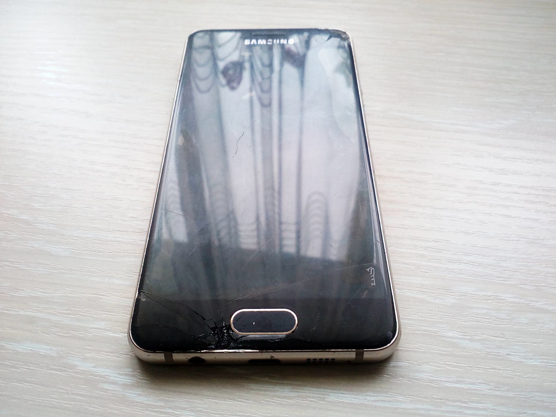 Телефон Samsung Galaxy A3 2016       (SM-A310F) - фото фото фото 1