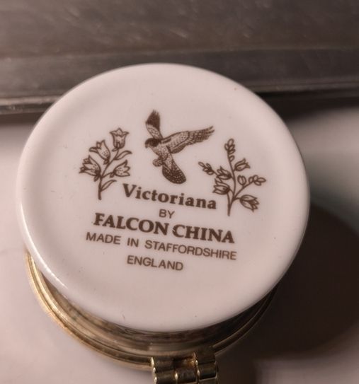 * Шкатулочка Англия - Falcon China Staffordshire Victoriana Pattern China Box - фото фото фото 2