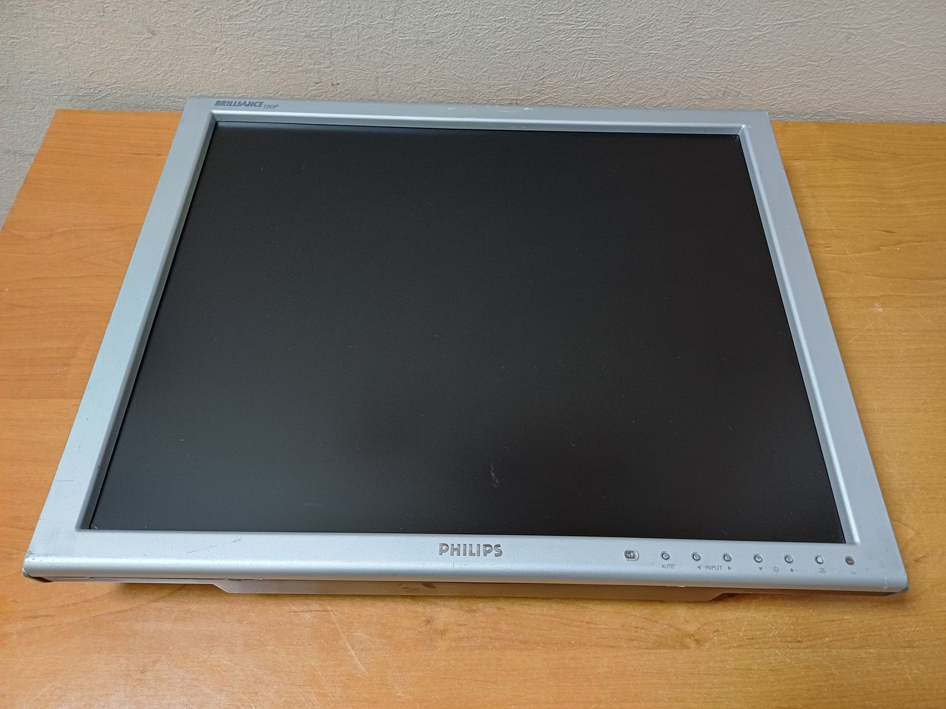 Монитор 19 Philips 190P7 - фото фото фото 2