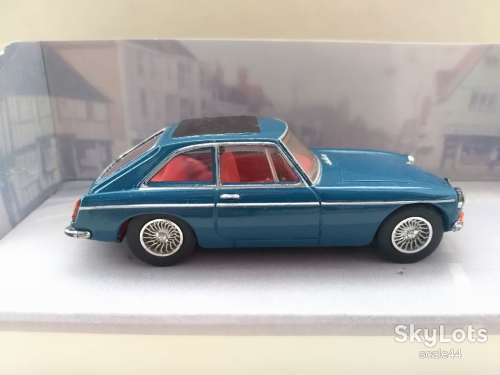 MGB GT V8 1973.Dinky.1/43 - фото фото фото 4
