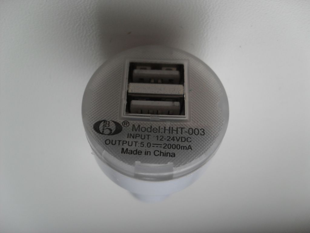Автомобільний зарядний пристрій 12/24V - 2 x USB - фото фото фото 2