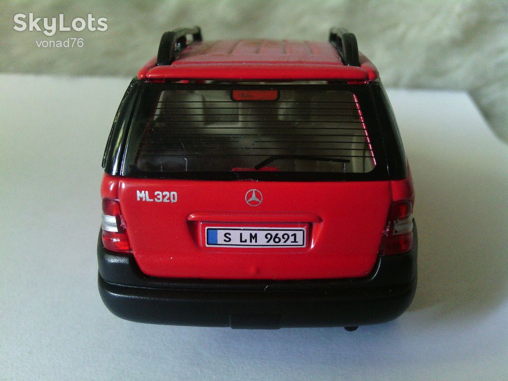 1/43 MERCEDES-BENZ M-Class ML 320. CARARAMA. - фото фото фото 2