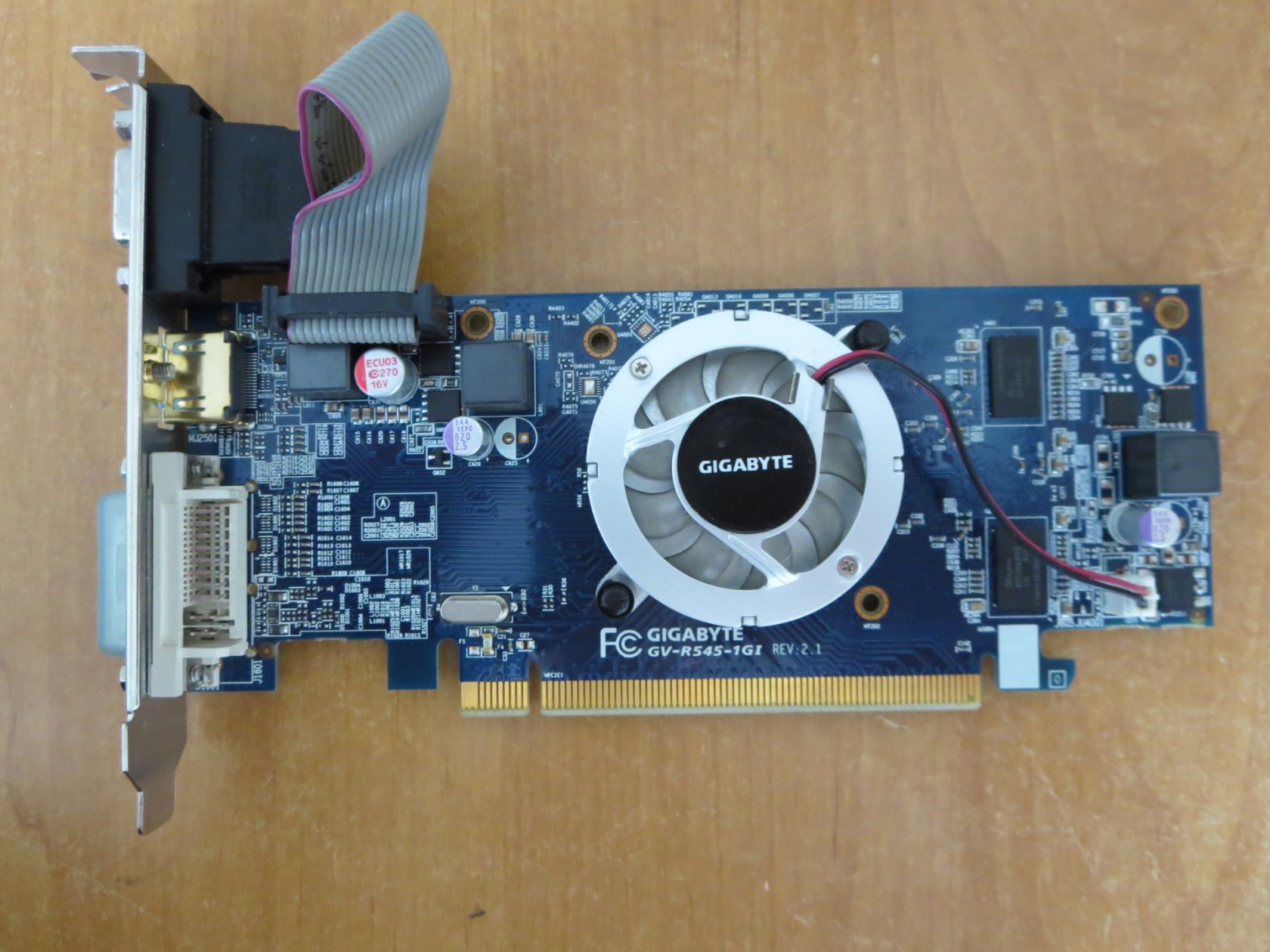 Видeокарта Gigabyte HD5450 1Gb - фото фото фото 0