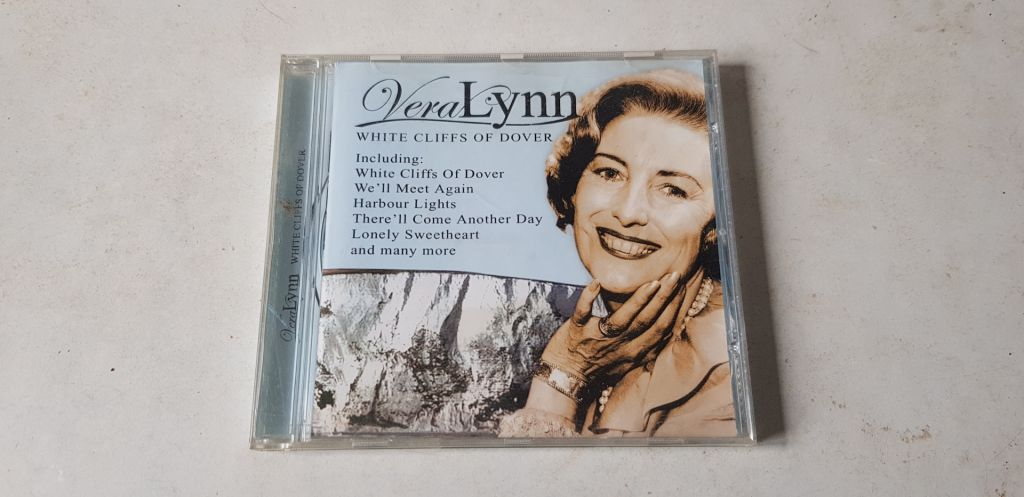 Vera Lynn White Cliffs Of Dover CD фірмовий - фото фото фото 0