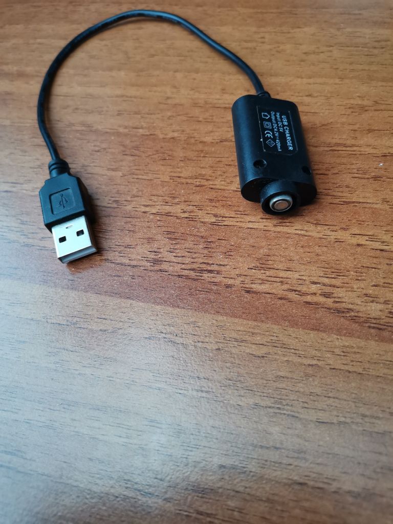 Зарядное устройство USB аккумуляторов 510/eGo 4.2V 420mA - фото фото фото 3