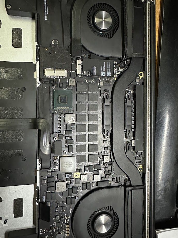 Ноутбук Apple MacBook Pro 15" Retina Mid 2016 № 251512701 - фото фото фото 7