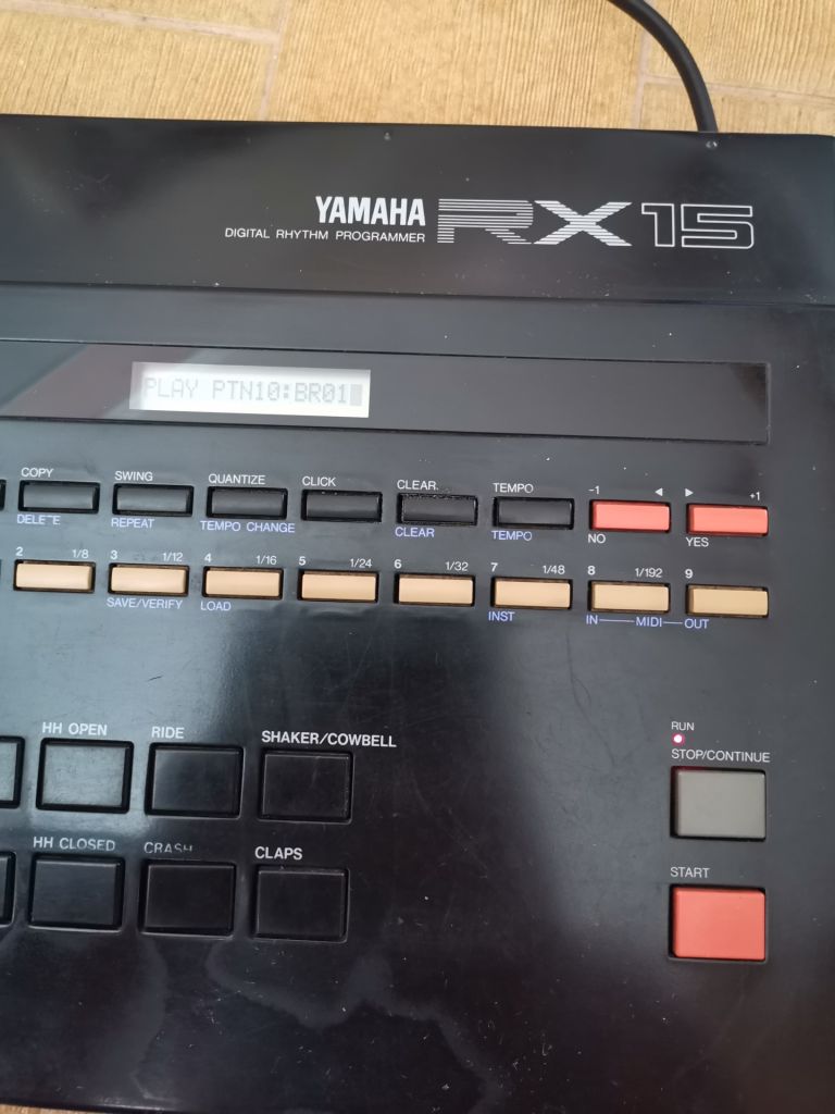 Ритм бокс драм машина Yamaha RX-15 Digital Rhythm Programmer - фото фото фото 2