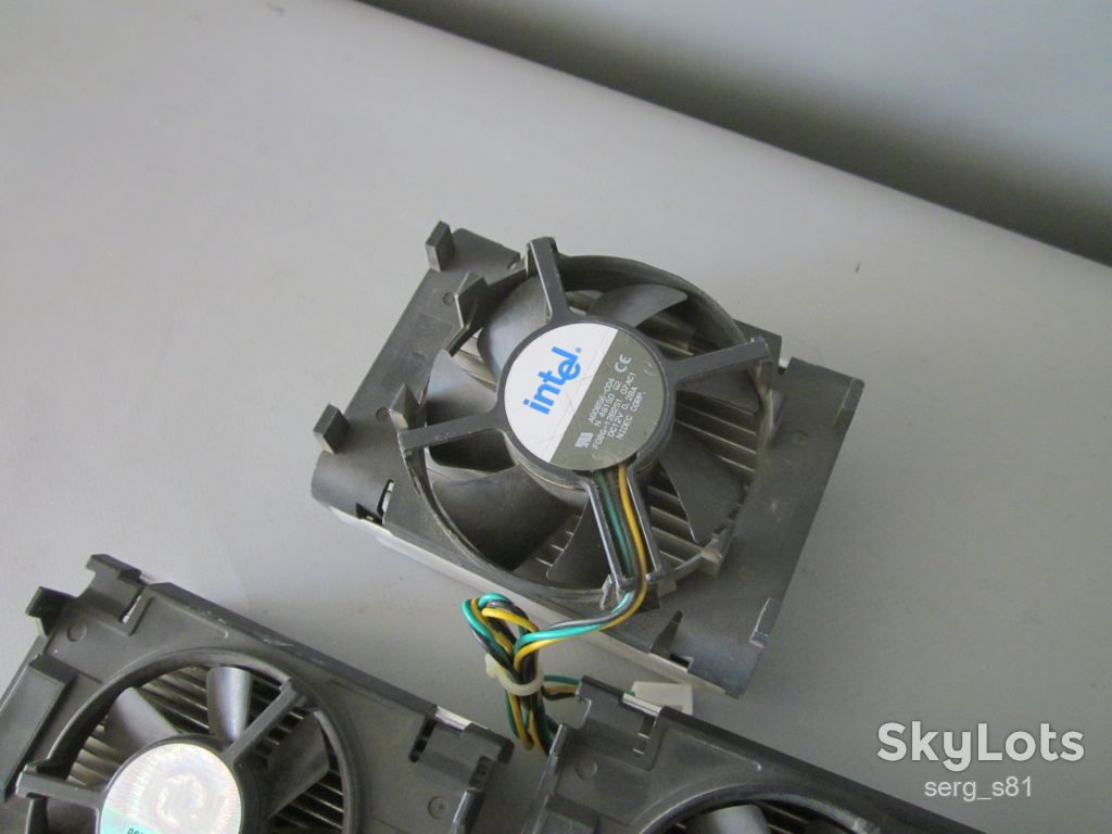 Кулер Intel s478 BOX CPU 12В 3pin Вентилятор Охолодження процесора - фото фото фото 1