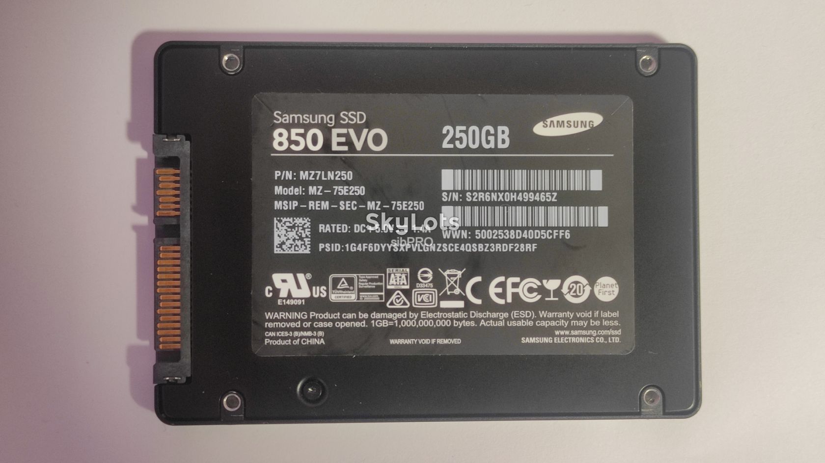 Накопичувач Samsung 850 EVO SSD 2.5" 256Gb | 98% здоров'я| >3.5 років напрацювання - фото фото фото 0