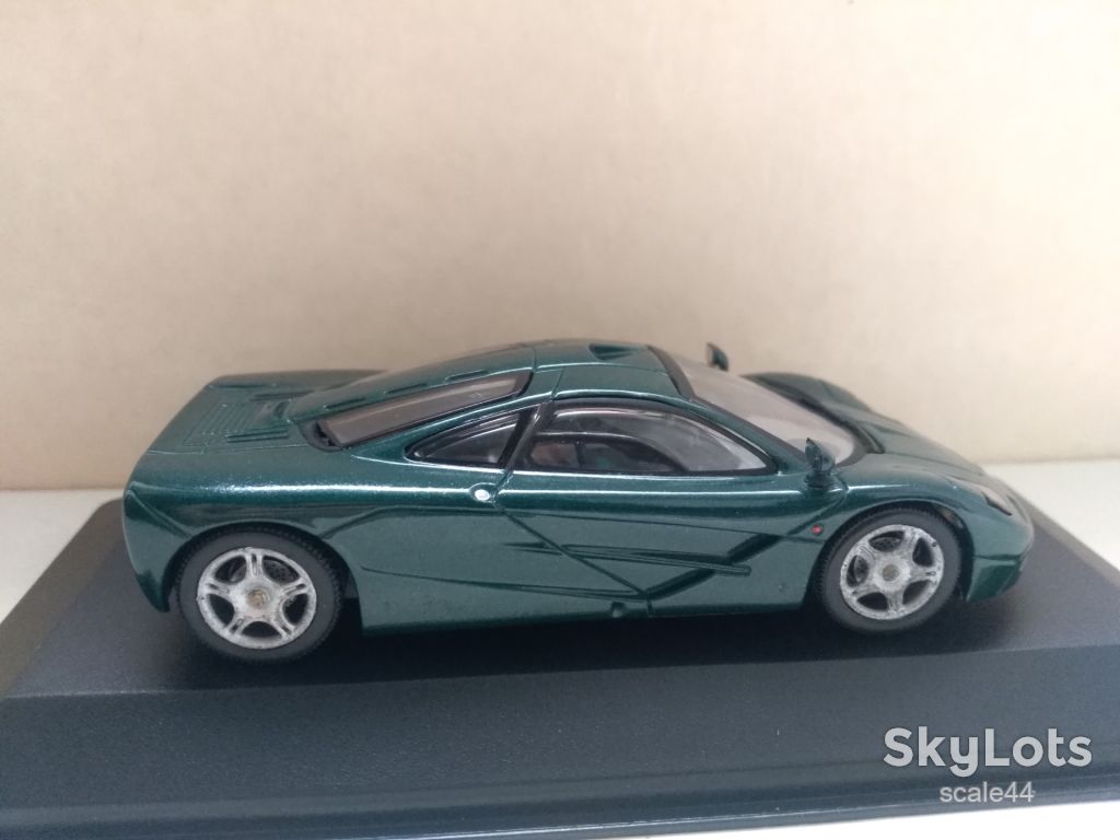 McLaren F1 Roadcar.Minichamps.1/43 - фото фото фото 3