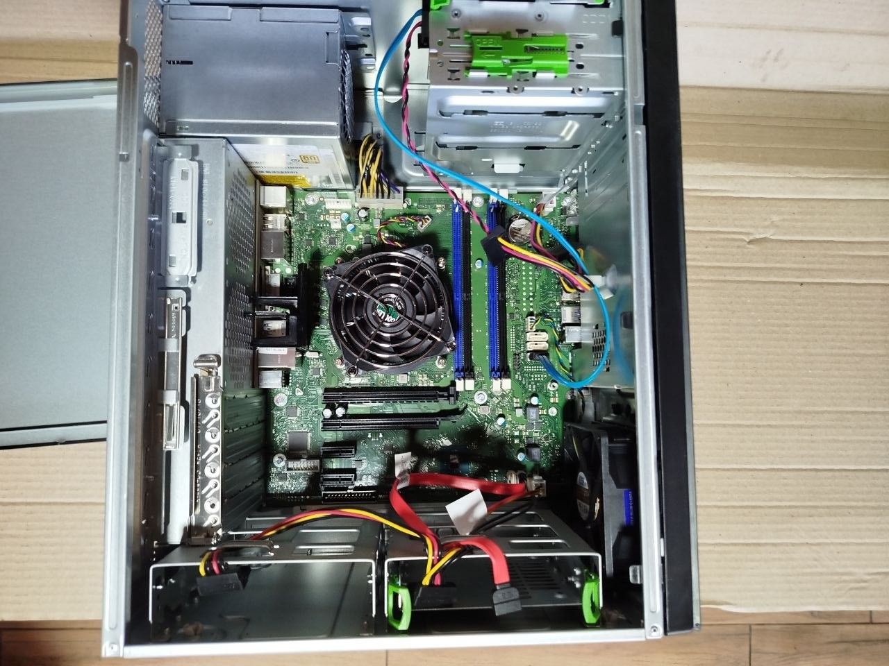 Fujitsu Esprimo P957 Intel Core I5-6500 (3.20GHZ)0GBDDR4/0GBHDD/Intel HD Graphics 530 - фото фото фото 4