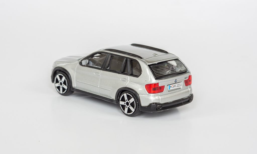 1:43 BMW X5  (E53) 2003-06 silver, Bburago - фото фото фото 2