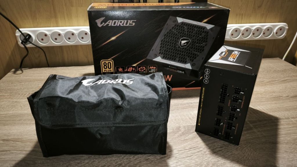 Блок живлення Gigabyte Aorus P850W 80+ Gold Modular    (GP-AP850GM) - фото фото фото 1