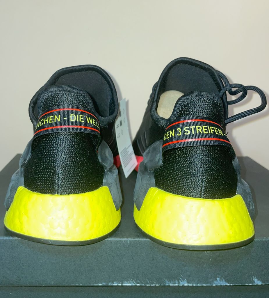 Кроссовки Adidas NMD R1 V2 Munchen  (FY1161) US8.5 - фото фото фото 4
