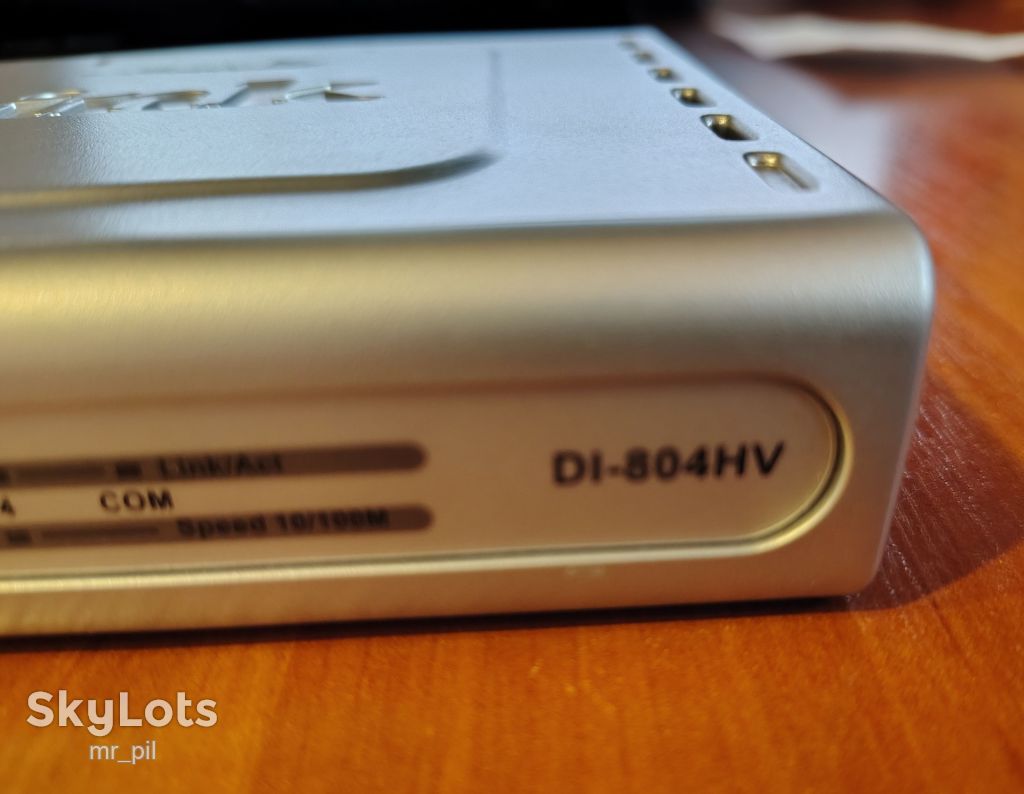 Маршрутизатор   (роутер) D-Link DI-804HV   (б.у) - фото фото фото 3