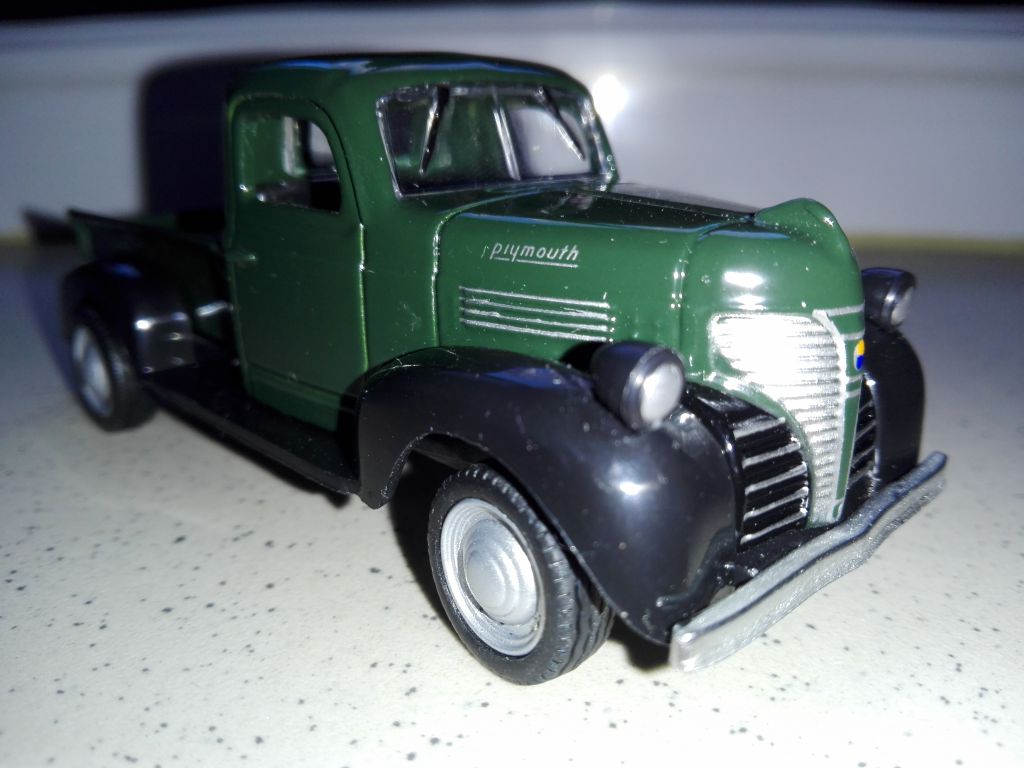 1/43 PLYMOUTH 1941 Truck. Die-Cast. - фото фото фото 1