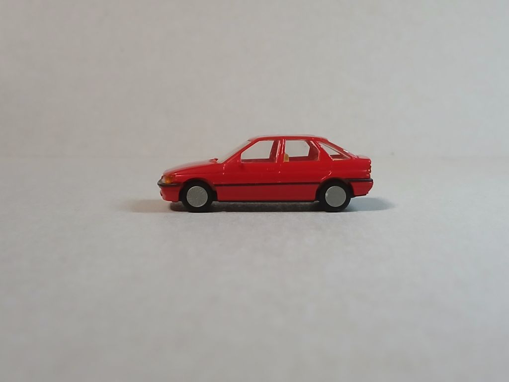 Автомобіль FORD ESCORT. PRALINE 1:87 H0  (11726.40/3). - фото фото фото 2